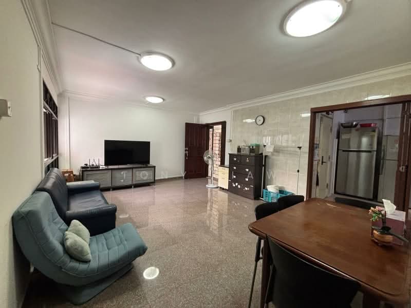 Corner Unit 4A HDB Flat at Kim Tian Road, Tiong Bahru