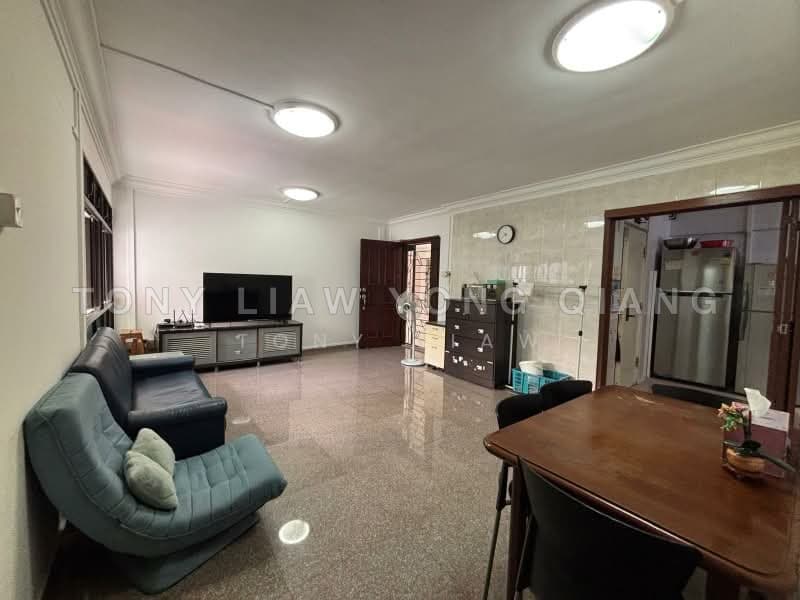 Corner Unit 4A HDB Flat at Kim Tian Road, Tiong Bahru