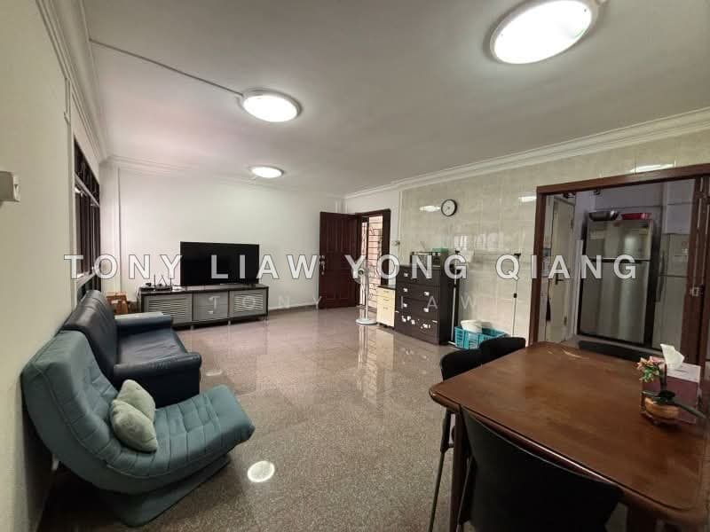 Corner Unit 4A HDB Flat at Kim Tian Road, Tiong Bahru