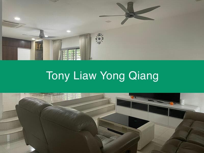 Corner Terrace for Sale at Westwood Avenue