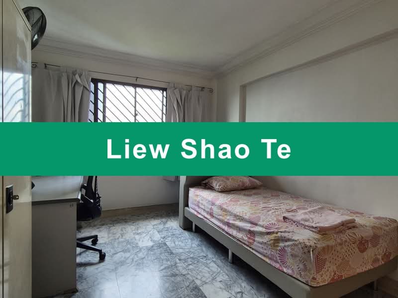 Common Room for Rent at Blk 238 Jurong East Street 21 (5-Room, High Floor)