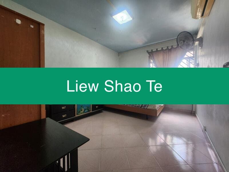 Common Room for Rent at Hougang Ave 8 – Mid Floor, 4-Room HDB