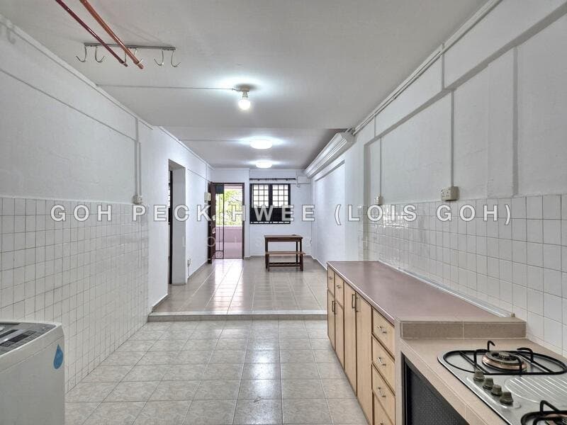 3-Room HDB Flat at Blk 70 Bedok South Road – Low Floor, Partially Furnished