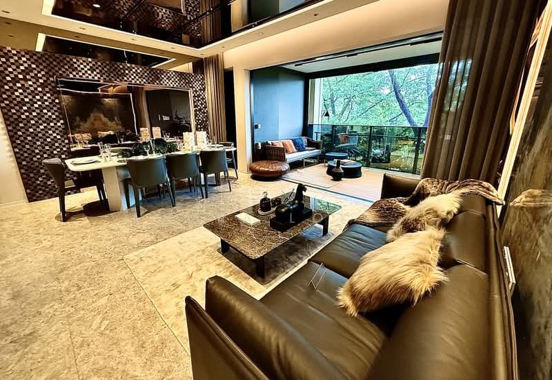 Meyer Blue 4-Bed Freehold Condo at 83 Meyer Road, D15