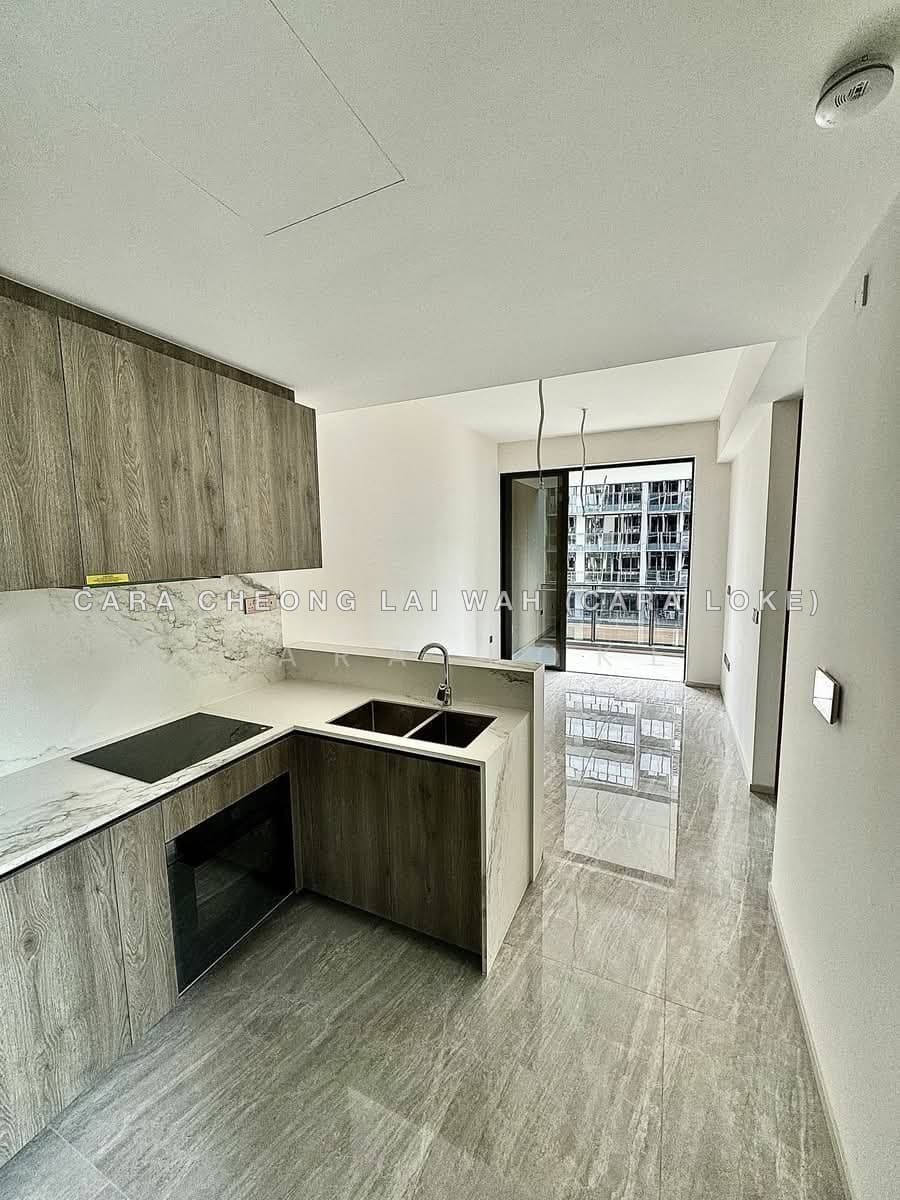 Leedon Green 2-Bed Pool View Unit, Freehold, 700 sqft
