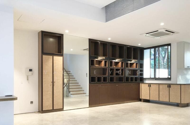 Renovated 5-Bed Townhouse at Paterson Residence with Full Facilities