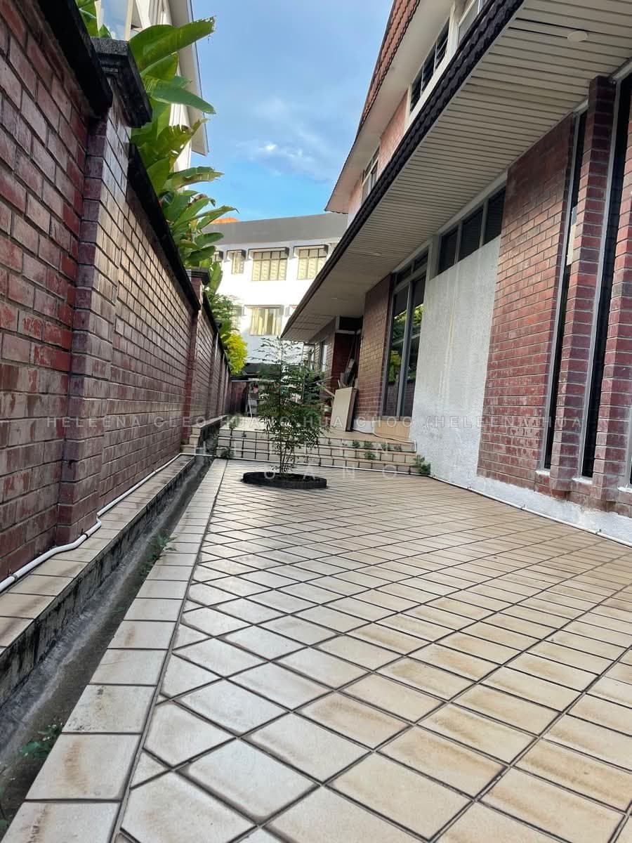 Freehold Semi-Detached in Siglap Cul-de-Sac – Rebuild Opportunity