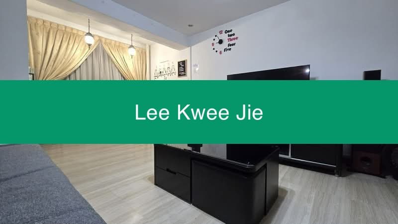 5-Room Corner Unit HDB at 501B Wellington Circle – Mid Floor