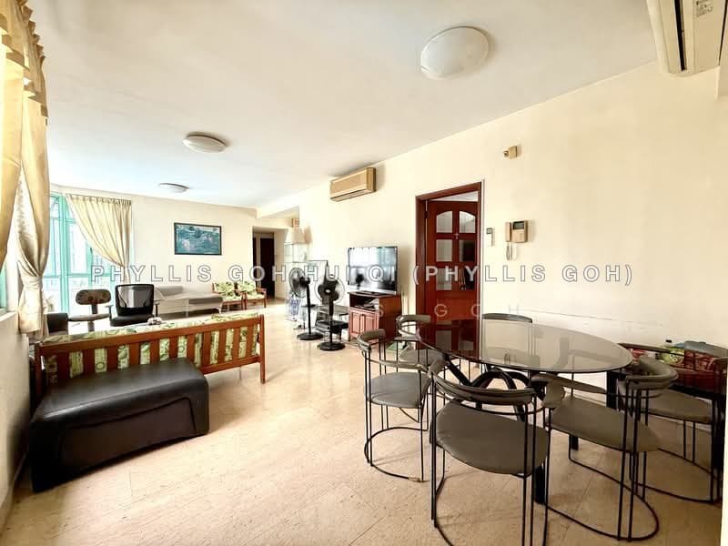Ballota Park Condo – Freehold 3-Bed 2-Bath with Utility Room