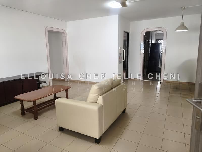 Spacious 4-Room HDB Flat at Petir Road, Bukit Panjang