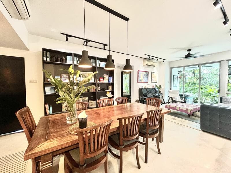 3-Bedroom Unit at 8 @ Mount Sophia with Greenery View