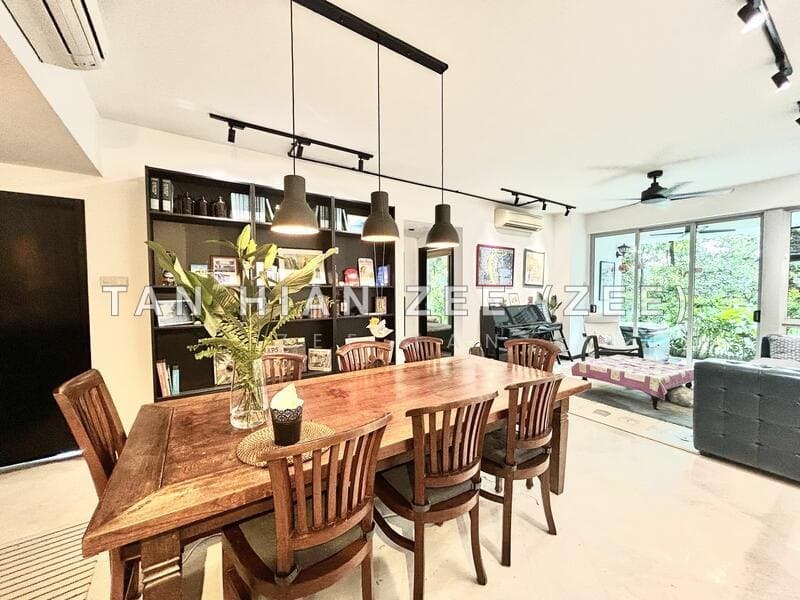 3-Bedroom Unit at 8 @ Mount Sophia with Greenery View