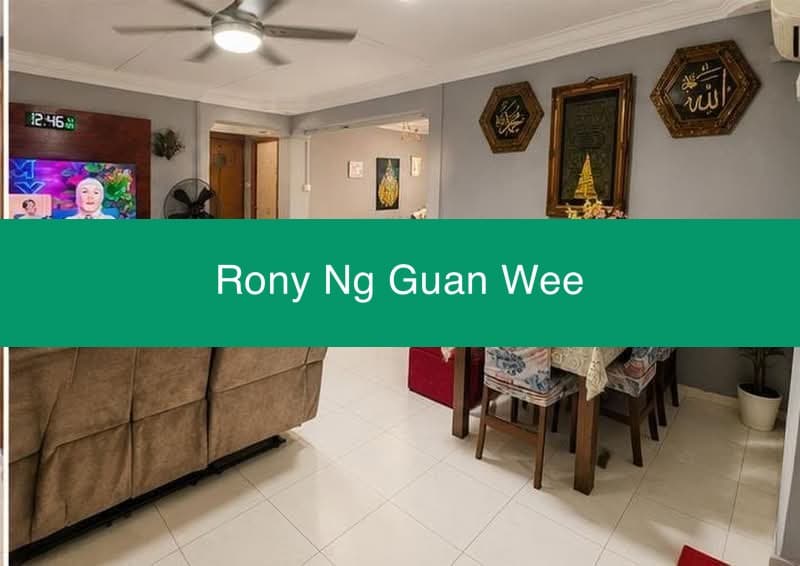 Spacious 5I HDB Flat at 756 Woodlands Avenue 4