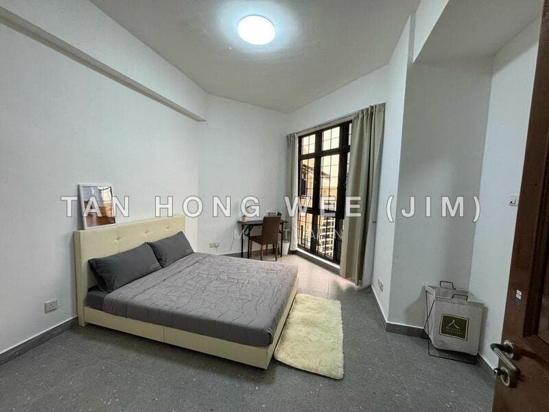 Master Bedroom for Rent at Dover Parkview – Utilities & Wi-Fi Included