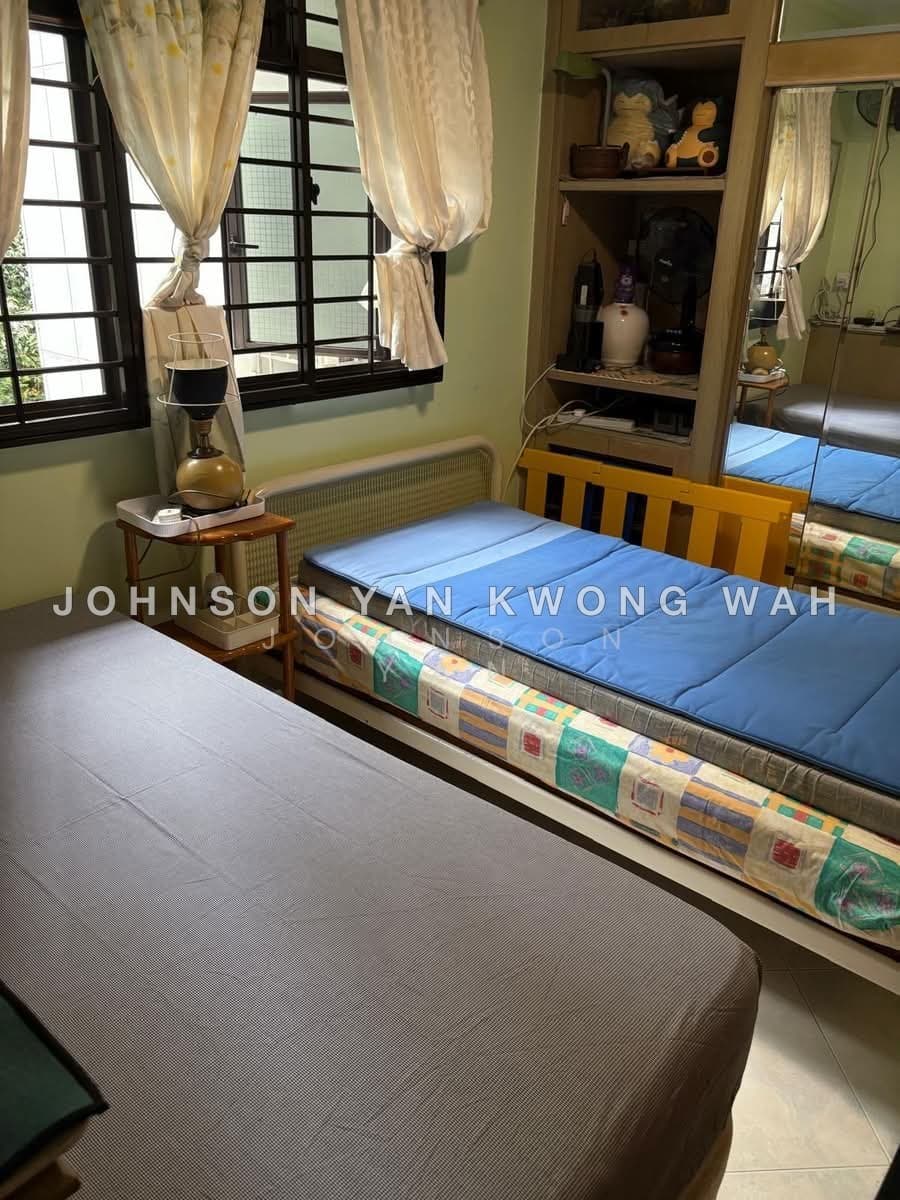 Common Room for Rent in 4-Room HDB at Depot Road