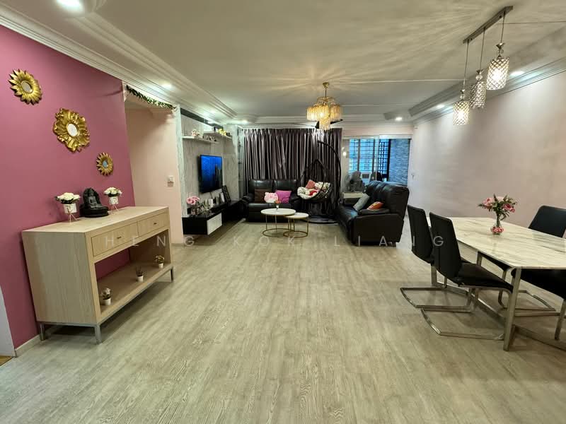 High Floor 5I HDB Flat at 269 Toh Guan Road