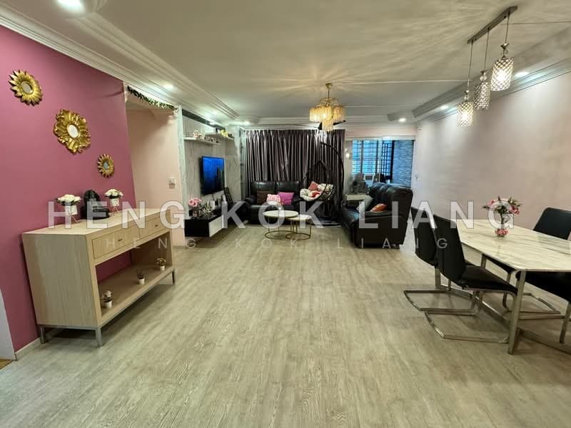 High Floor 5I HDB Flat at 269 Toh Guan Road