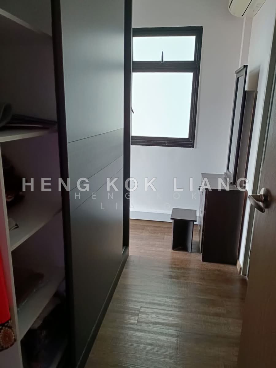 Renovated 3-Room HDB Flat Near Mall & LRT at Fernvale Road