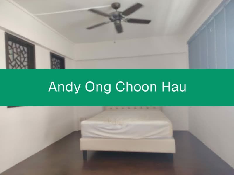Master Room with Ensuite Bath in Exec Maisonette, Clementi