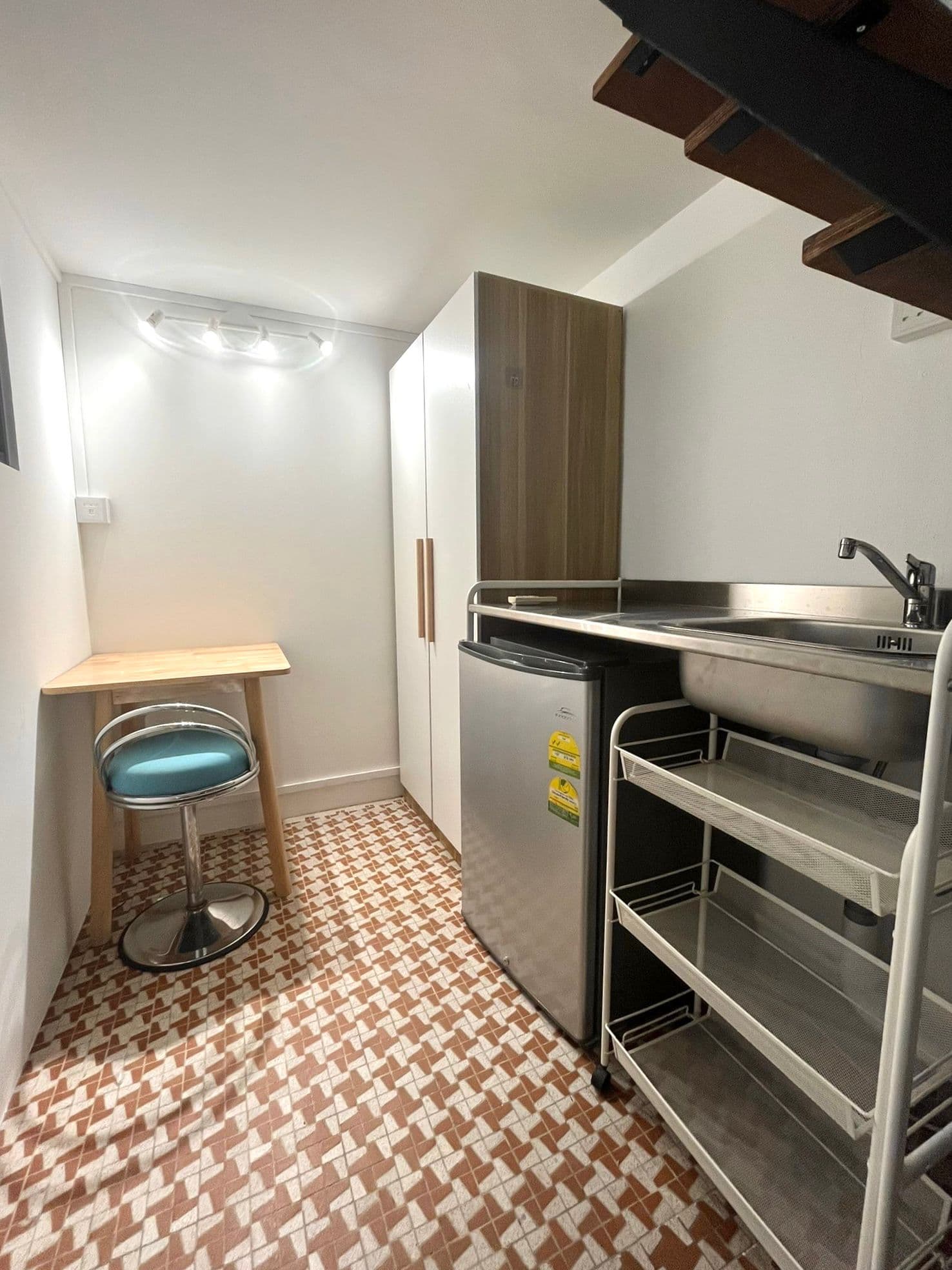 Studio Walk-up Apartment at 22 Flanders Square