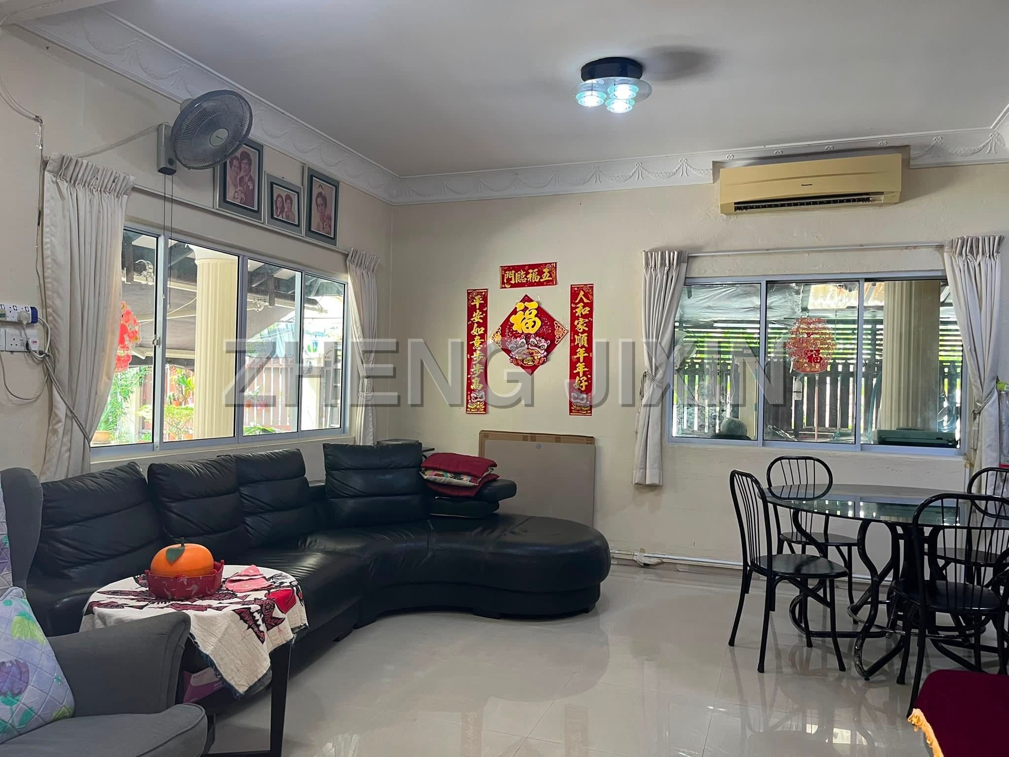 Freehold Corner Terrace at Thrift Drive – 5 Bed, 2,530 sqft Land