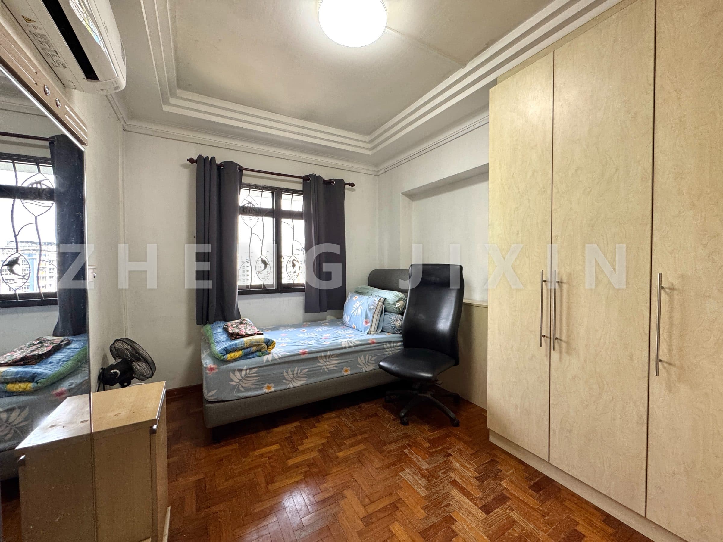 Common room in high floor unit for rent