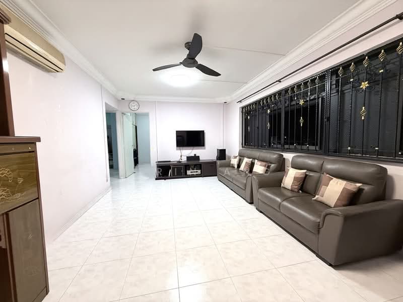 High Floor 4-Room Premium HDB Flat at Ang Mo Kio Street 32