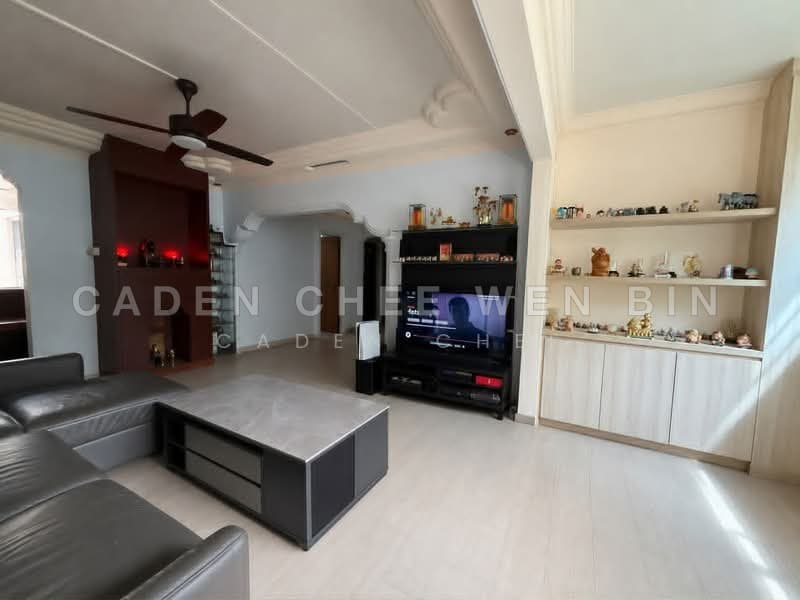 5-Room Improved HDB Corner Unit with 4 Bedrooms at Jurong West St 81