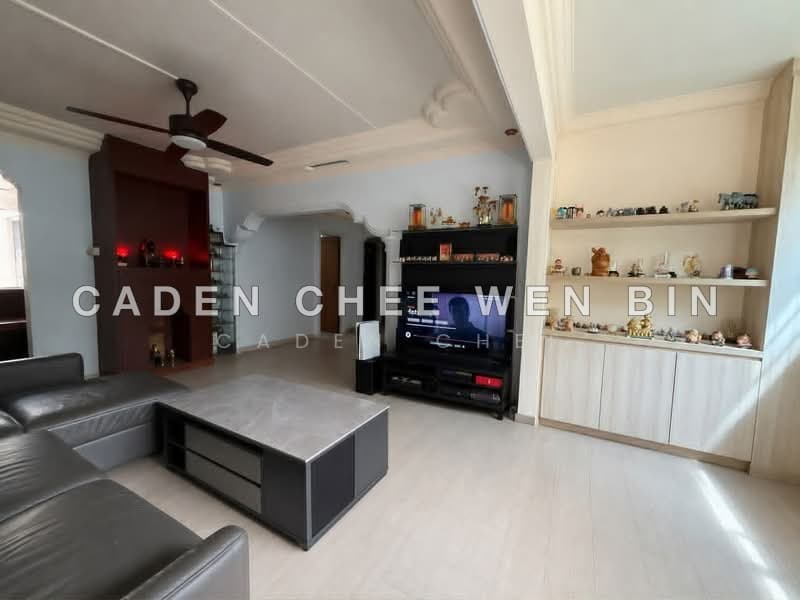 5-Room Improved HDB Corner Unit with 4 Bedrooms at Jurong West St 81