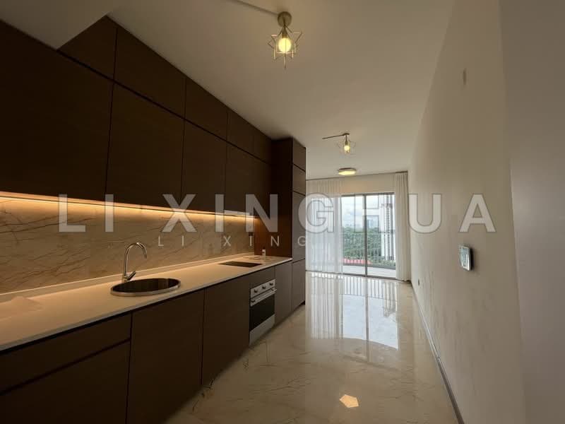 Queens Peak 2-Bed 2-Bath Quiet Facing Unit Near Queenstown MRT
