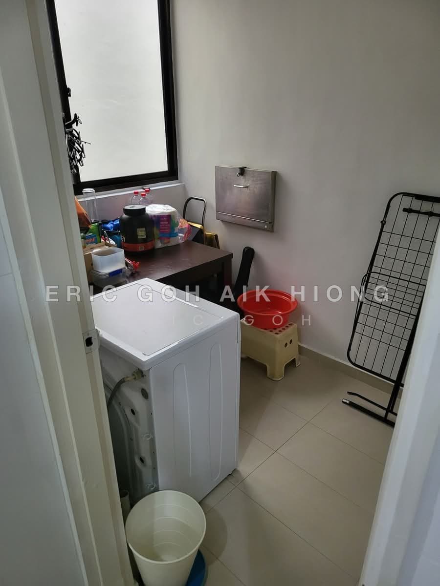 Emerald Park – Renovated 2-Bed + Yard near Tiong Bahru MRT