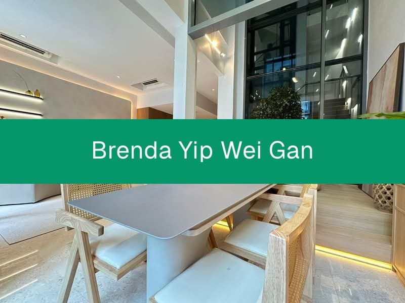 Skies Miltonia 3-Storey Townhouse with Private Lift & 2 Carpark Lots