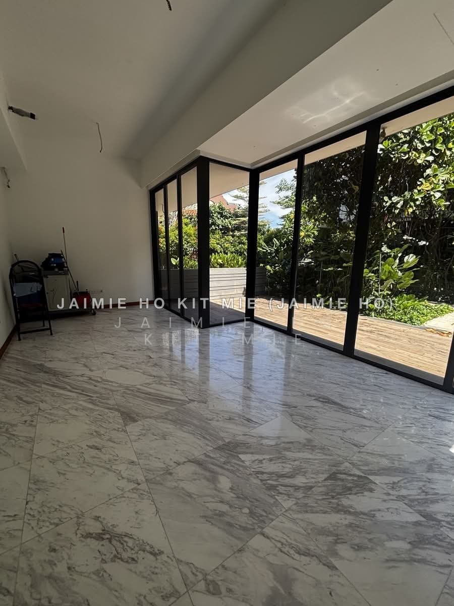 Alana Cluster Terrace with Lift – 4 Beds, 2 Carparks, D28