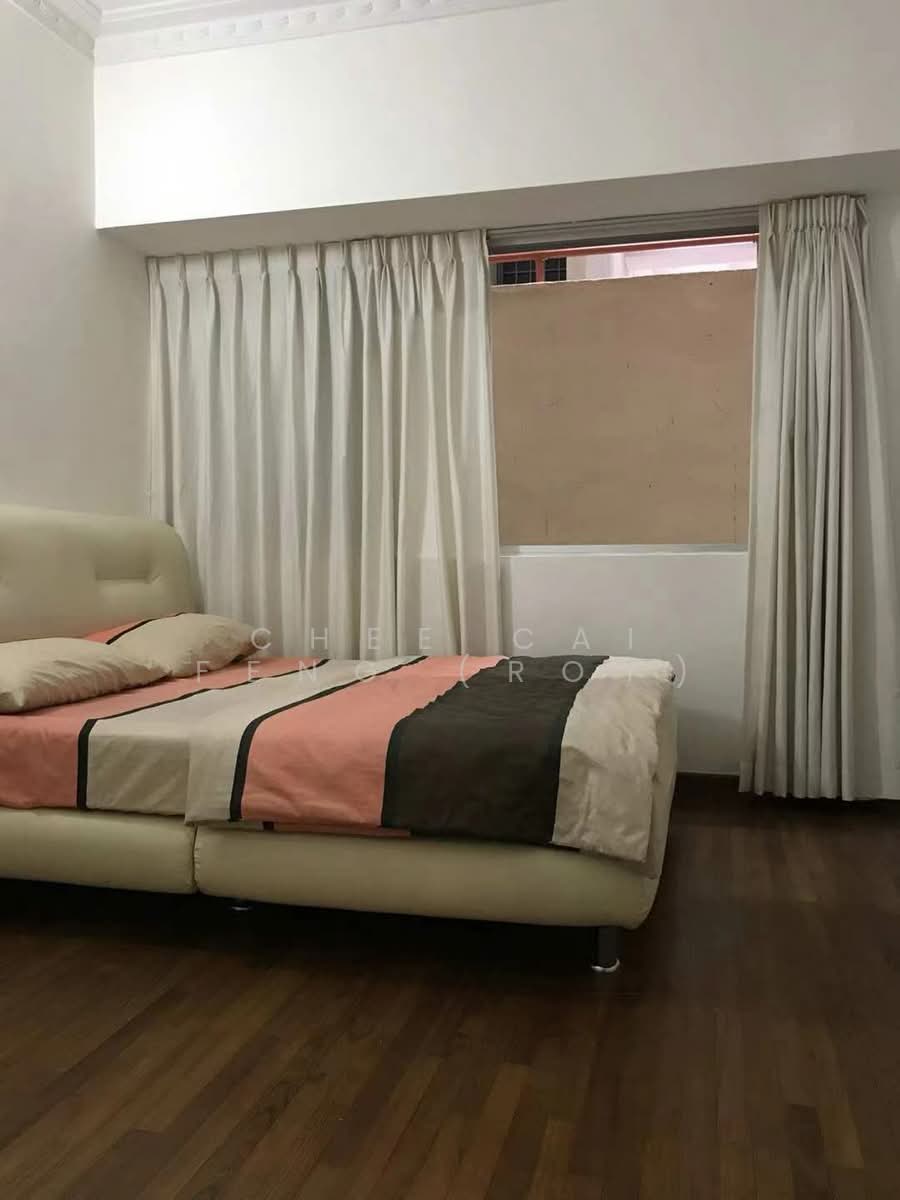 Room for Rent at Textile Centre, Jalan Sultan – High Floor Corner Unit