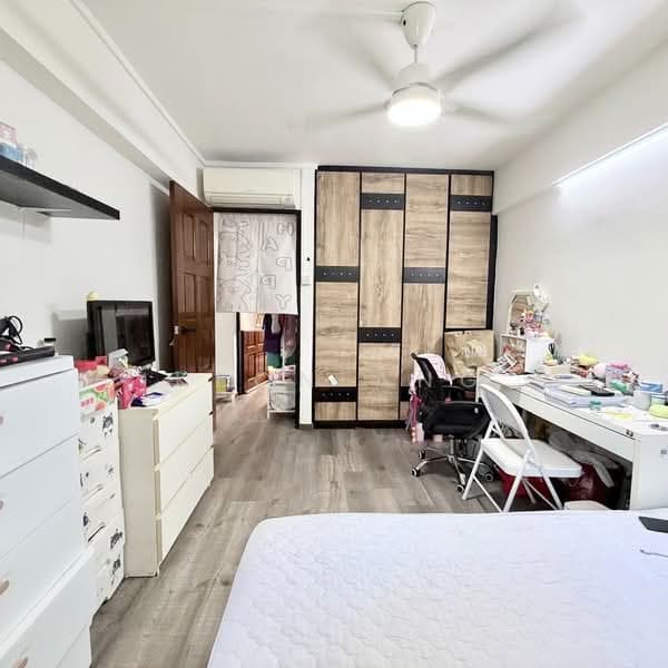 4NG HDB Corner Unit at Serangoon North Ave 1 – 3 Beds, Move-In Condition