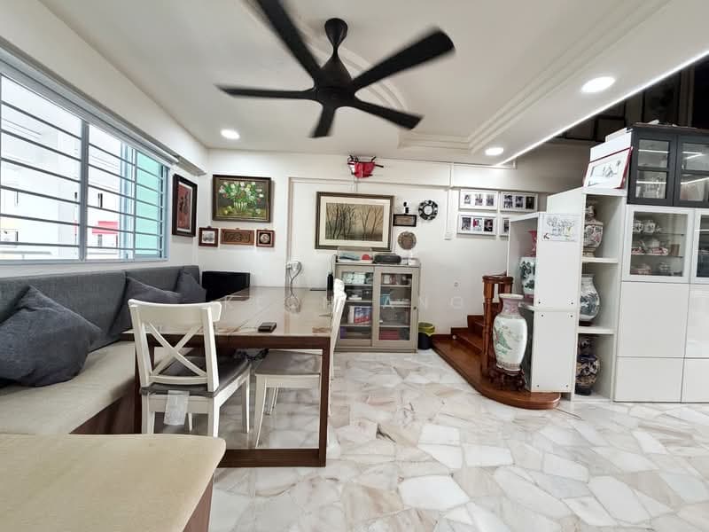 Executive Maisonette Top Floor at 522 Hougang Ave 6