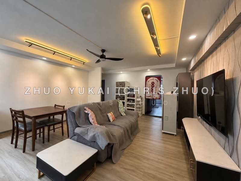 Tastefully Renovated 4-Room HDB at Tampines Street 21