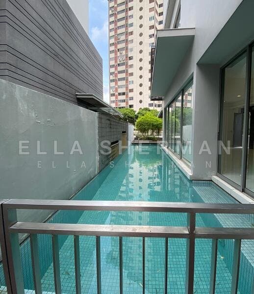 3-Storey Bungalow with Pool & Lift Near Botanic Gardens