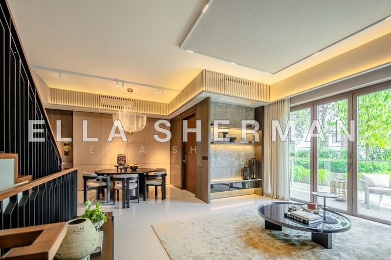 Parksuites Brand New 4-Bed Triplex with Private Lift & Pool Access