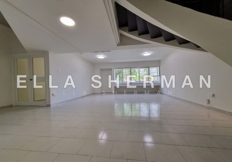 Spacious Walk-Up Apartment at Chancery Court, Dunearn Road