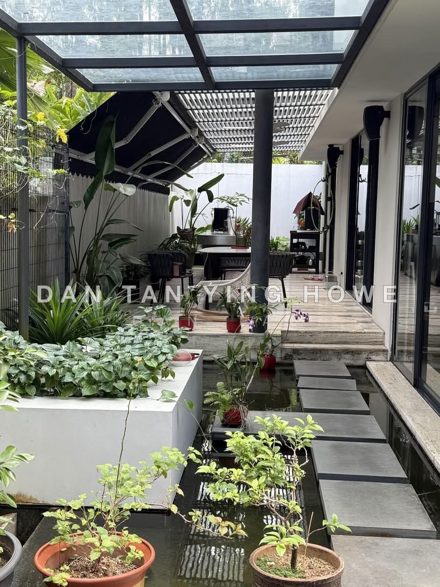 Semi-Detached House in Duchess Area – 1km to Nanyang Primary, Wide Frontage