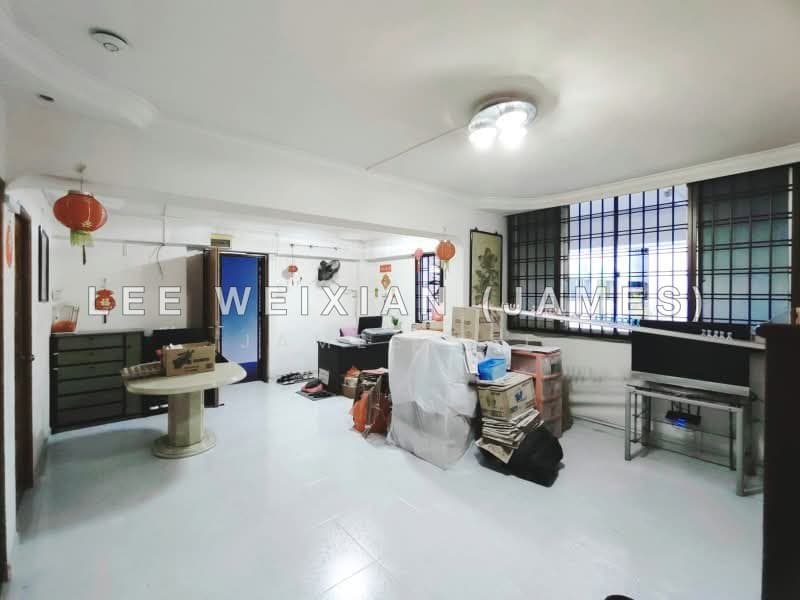 High-Floor 4A HDB Corridor End Unit at Serangoon North Ave 2