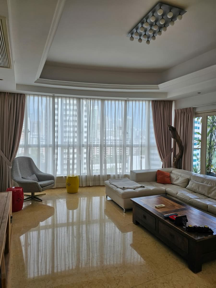 Duplex Penthouse with Roof Terrace at The Horizon, Holt Road