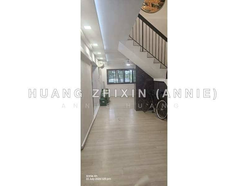 Executive Maisonette at 788E Woodlands Crescent – 4 Bed, 3 Bath