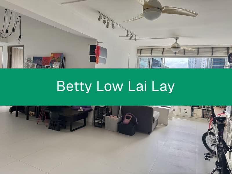 Spacious Point Block 5-Room HDB at Telok Blangah Crescent