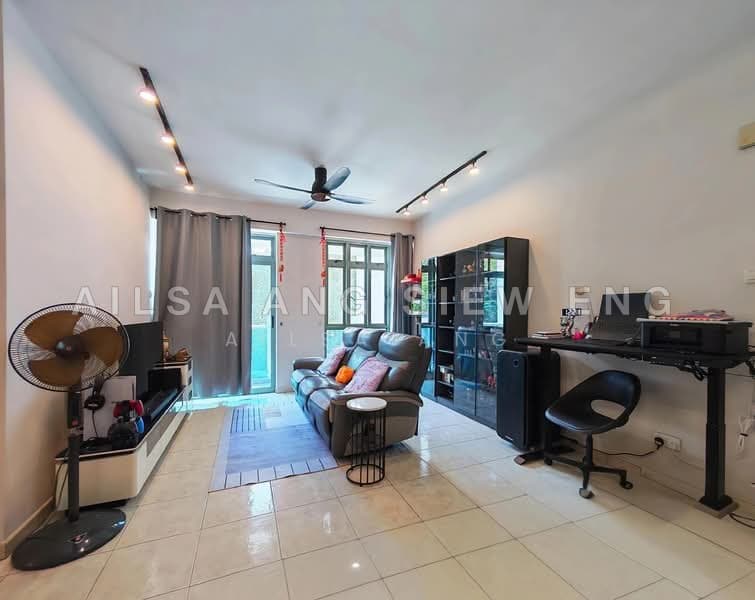 Hume Park II – 2-Bed Freehold Condo, 3 Mins to Hume MRT
