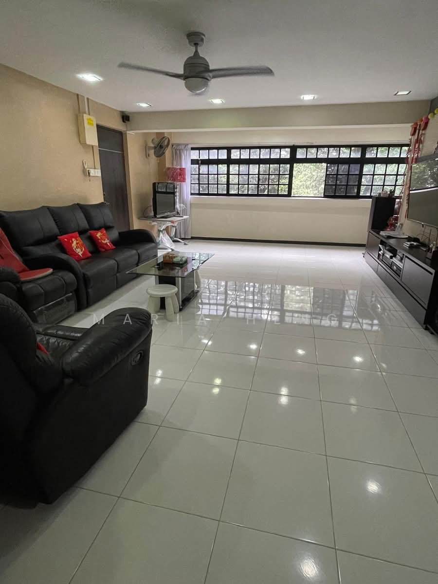 Executive-Sized 5A HDB Flat with Recess Area at Tampines St 22