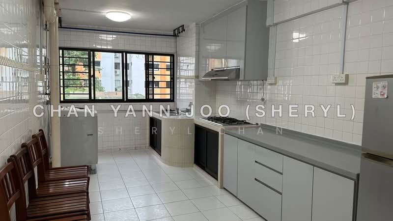 3NG HDB Flat for Sale at 121 Ang Mo Kio Avenue 3